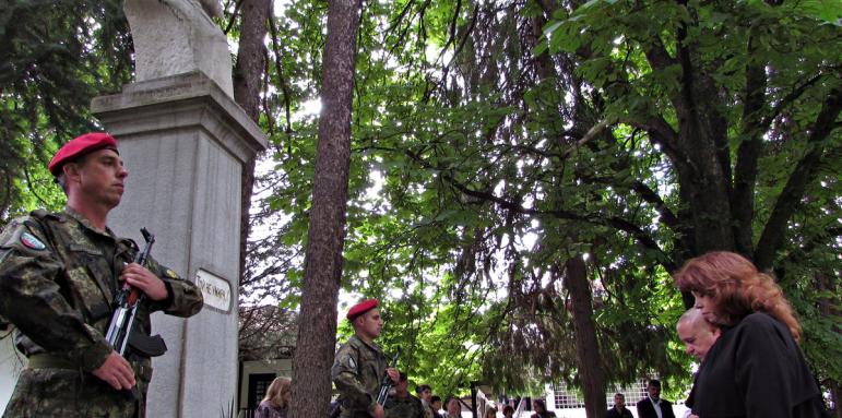 Йотова: И днес малки хора вършат големите работи